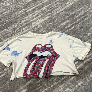 Cut cropped graphic tee